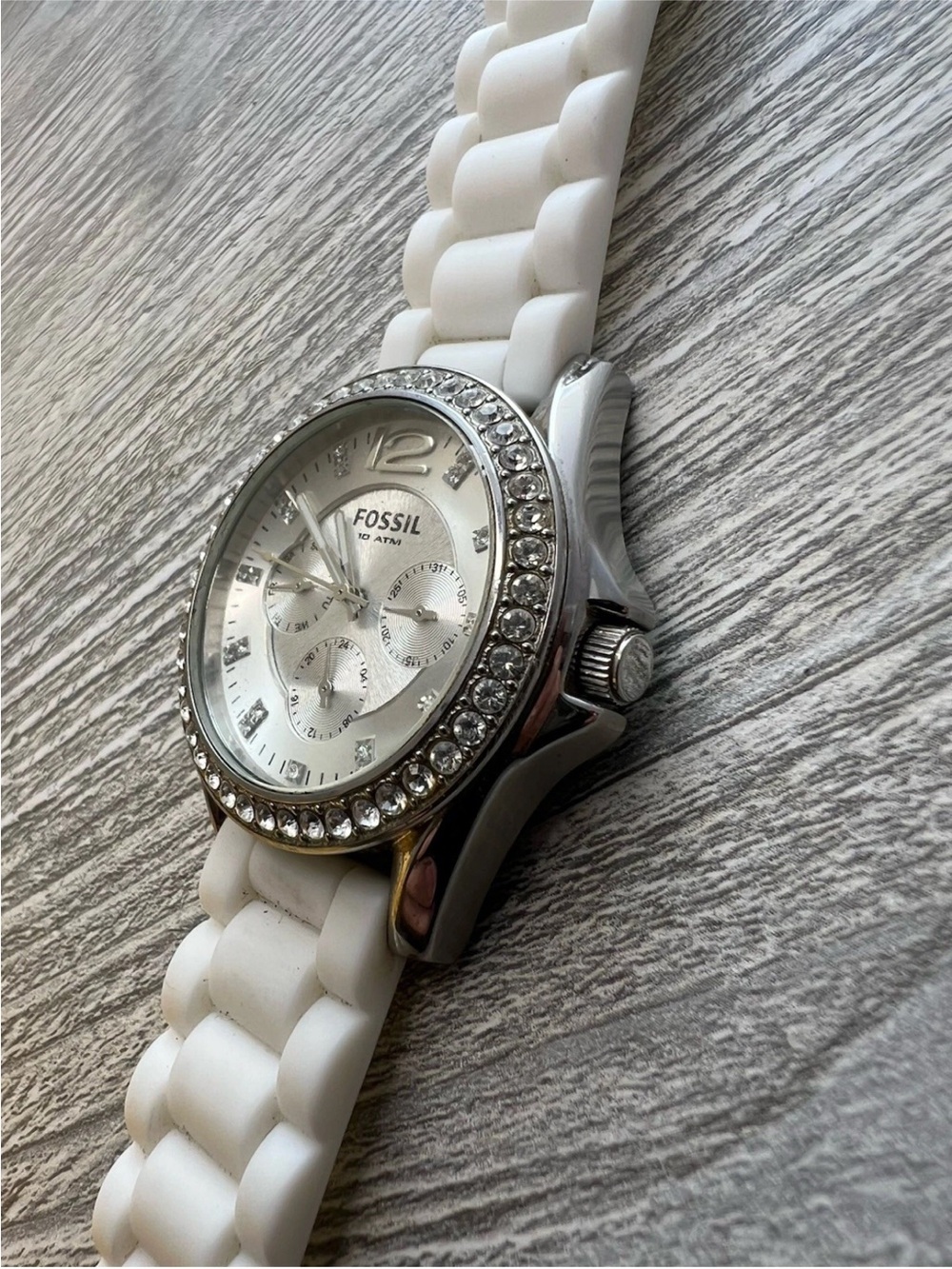 Fossil Silver Dial Watch with White Strap and Crystal Bezel - Picture 3 of 7